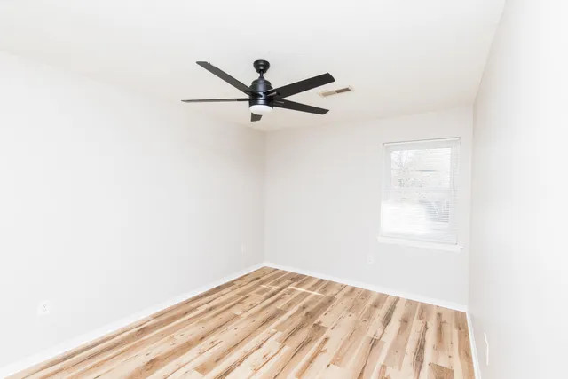 $2,000 | 415 Parkdale Drive, Unit 8F, Charleston, SC 29414