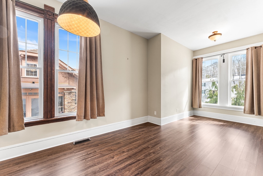 59 Washington Street Hudson, MA 01749 - Photo 11 of 34