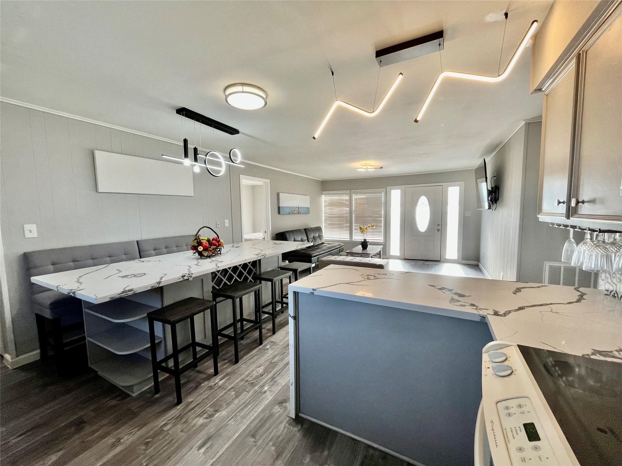 610 Seashell Drive Surfside Beach, TX 77541 - Photo 23 of 42 a large kitchen with a table and chairs