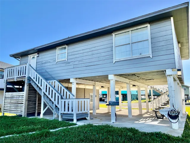 $355,000 | 610 Seashell Drive, Surfside Beach, TX 77541