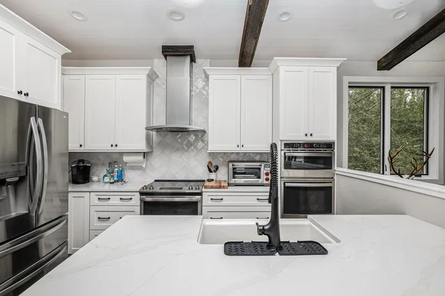 $1,600,000 | 7505 South Lakeshore Drive, Pentwater, MI 49449