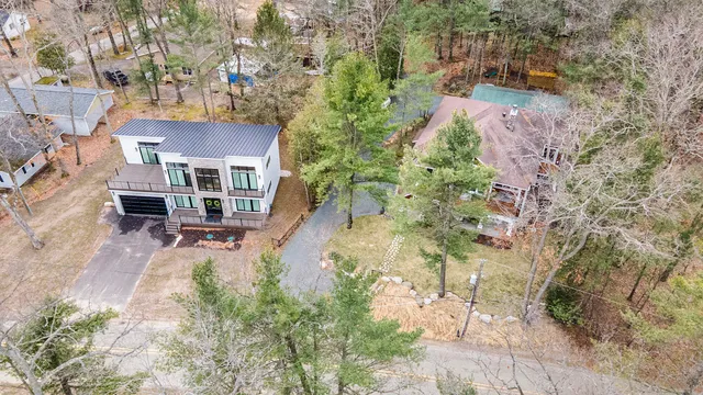 $1,600,000 | 7505 South Lakeshore Drive, Pentwater, MI 49449