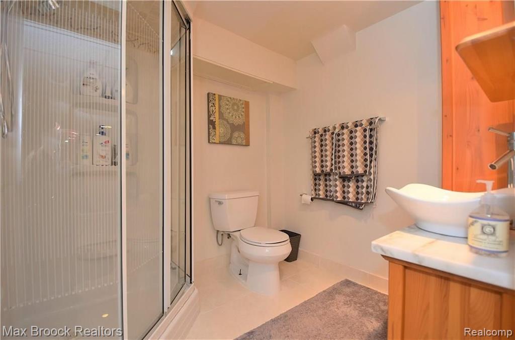 16157 Reedmere Avenue Beverly Hills, MI 48025 - Photo 17 of 19