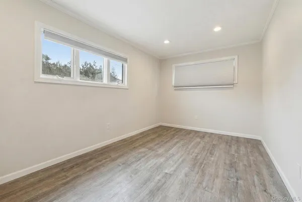 $889,000 | 978 Little Whaleneck Road, North Merrick, NY 11566