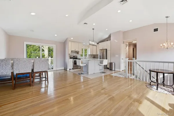 $889,000 | 978 Little Whaleneck Road, North Merrick, NY 11566