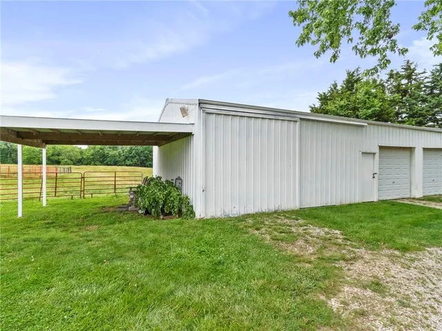 $330,000 | 6748 Old Highway, Cameron, MO 64429