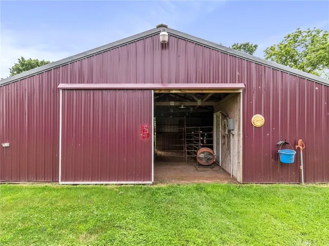 $330,000 | 6748 Old Highway, Cameron, MO 64429