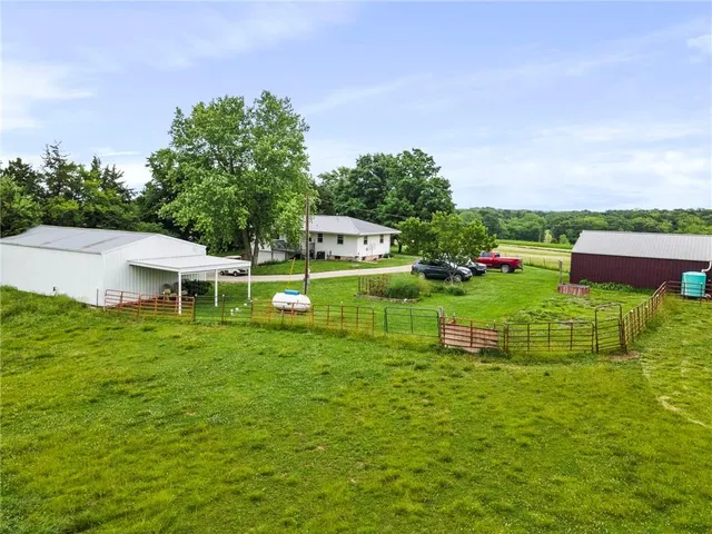 $330,000 | 6748 Old Highway, Cameron, MO 64429