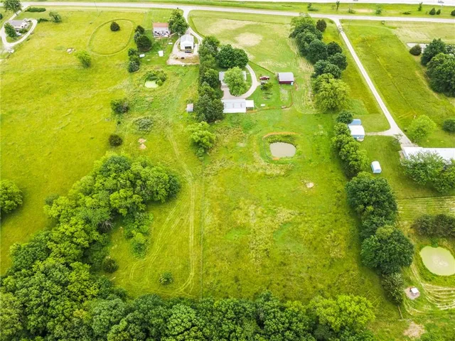 $330,000 | 6748 Old Highway, Cameron, MO 64429