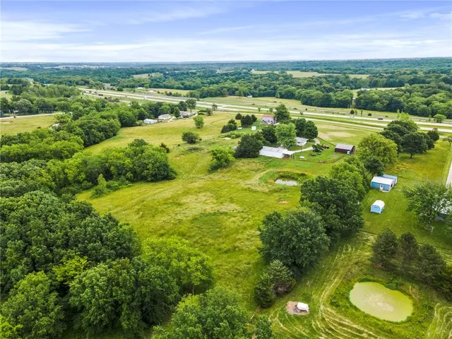 $330,000 | 6748 Old Highway, Cameron, MO 64429