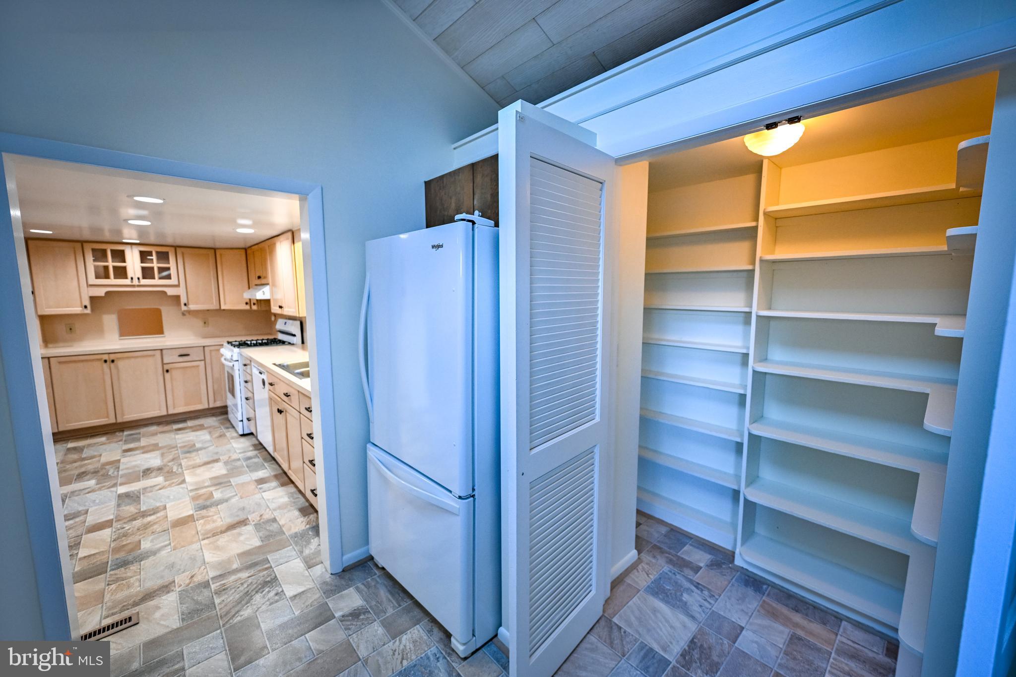 12116 Jerusalem Road Kingsville, MD 21087 - Photo 44 of 76 Built in shelving