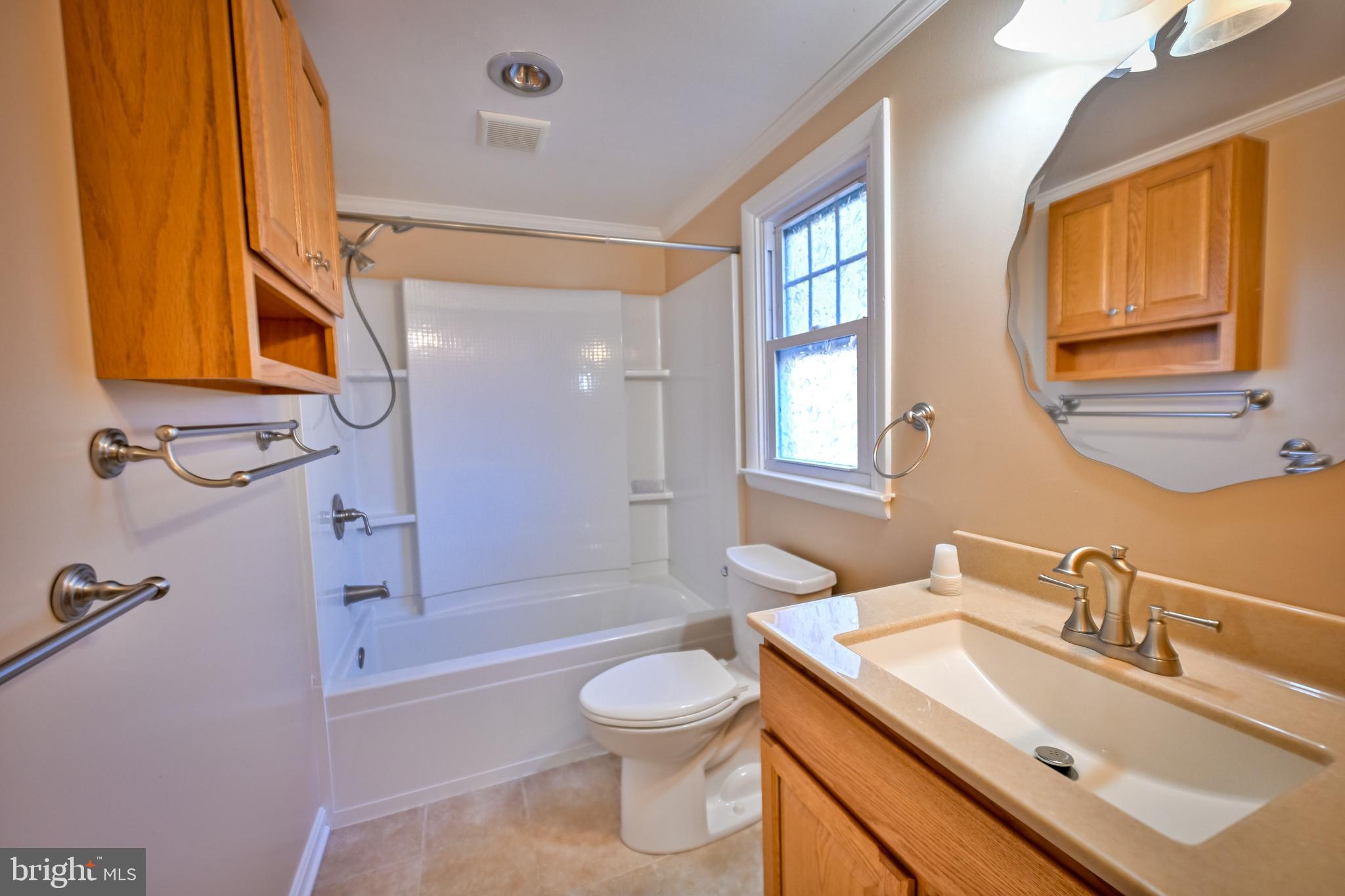 12116 Jerusalem Road Kingsville, MD 21087 - Photo 73 of 76 2nd floor bathroom in between bedrooms