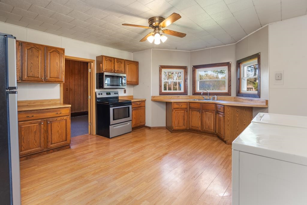210 North Oak Street Crivitz, WI 54114 - Photo 3 of 45