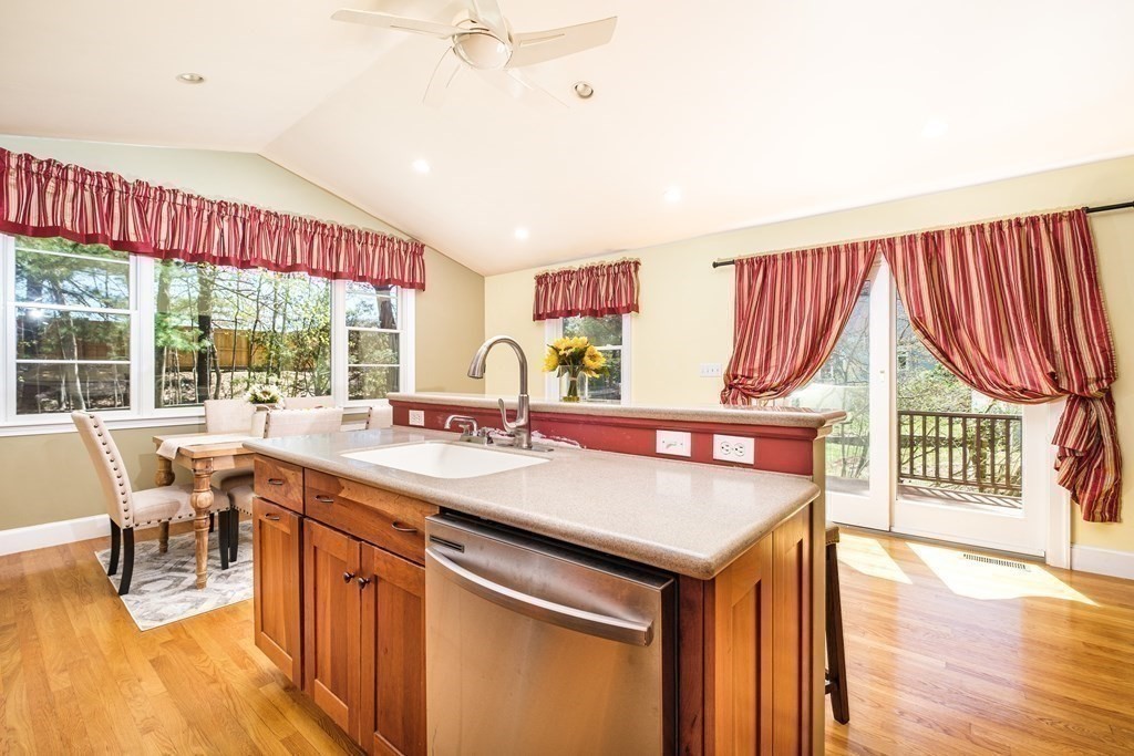 11 Duxbury Road Wellesley, MA 02481 - Photo 8 of 25 Gallery Image 8