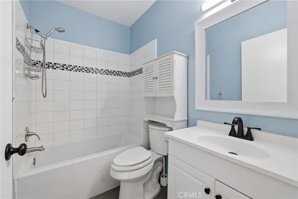 $430,000 | 11150 Glenoaks Boulevard, Unit 43, Pacoima, CA 91331