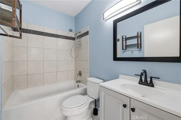 $430,000 | 11150 Glenoaks Boulevard, Unit 43, Pacoima, CA 91331