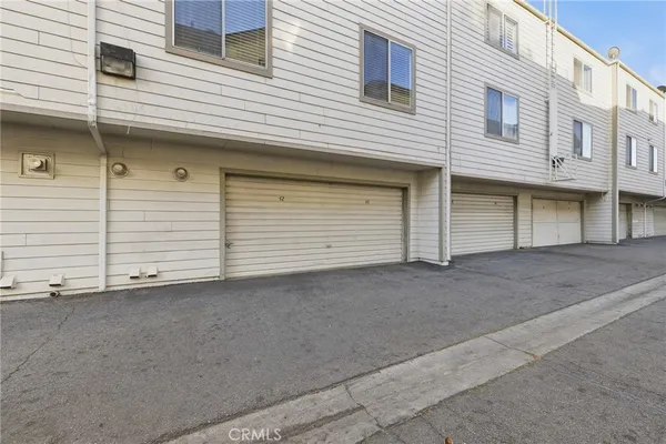 $430,000 | 11150 Glenoaks Boulevard, Unit 43, Pacoima, CA 91331