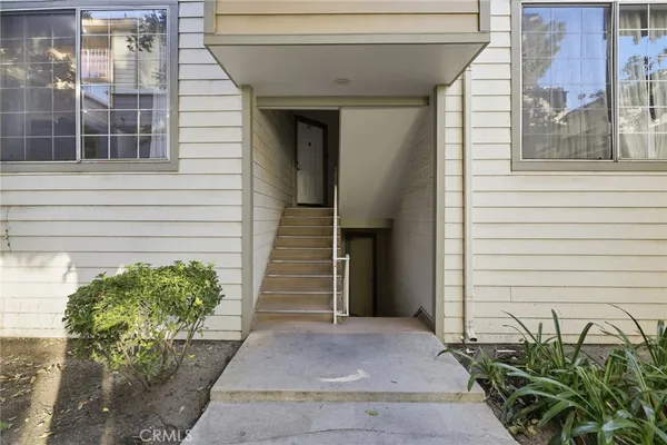 $430,000 | 11150 Glenoaks Boulevard, Unit 43, Pacoima, CA 91331