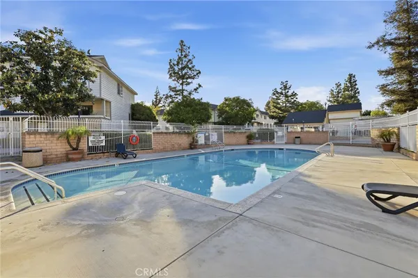 $430,000 | 11150 Glenoaks Boulevard, Unit 43, Pacoima, CA 91331
