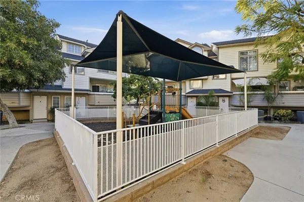 $430,000 | 11150 Glenoaks Boulevard, Unit 43, Pacoima, CA 91331