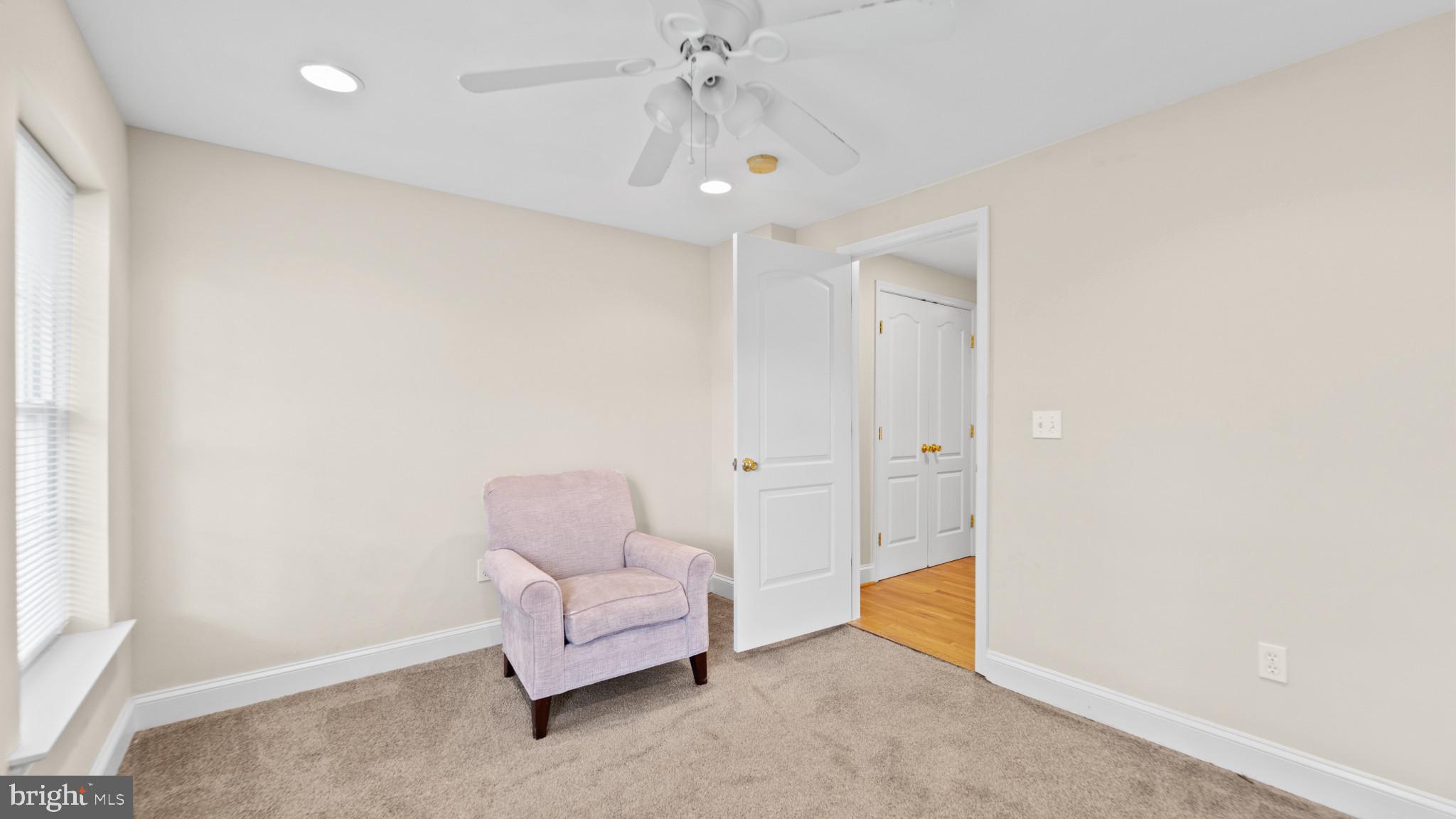 628 Scott Street Baltimore, MD 21230 - Photo 12 of 33 a living room with furniture and a chandelier