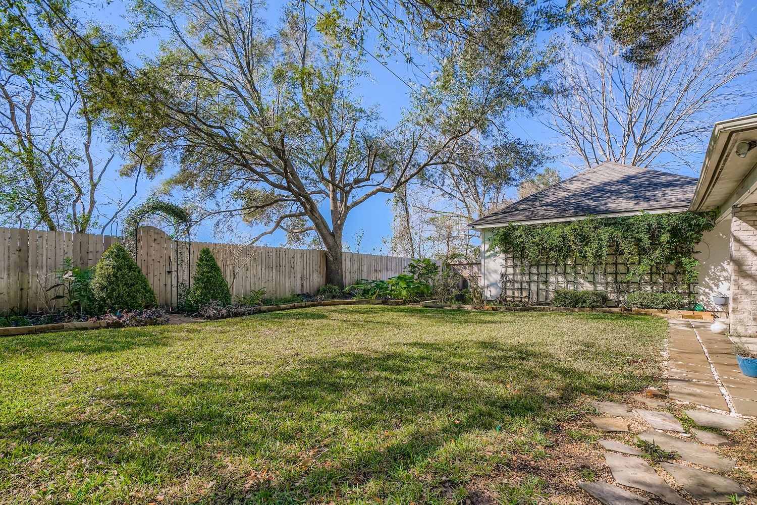 17415 Aspen Oak Court Spring, TX 77379 - Photo 38 of 39 a view of a trees in a yard