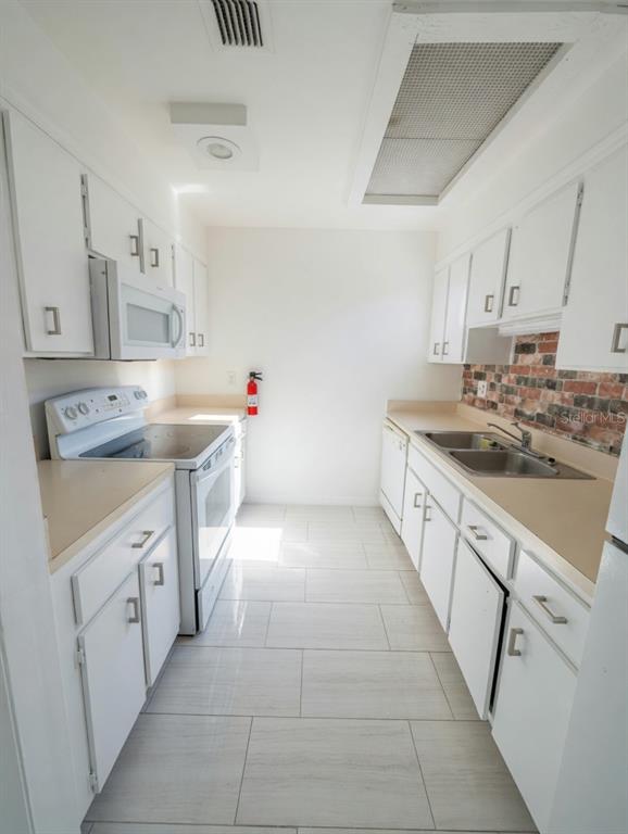 4103 Spitfire Avenue Kissimmee, FL 34741 - Photo 7 of 30