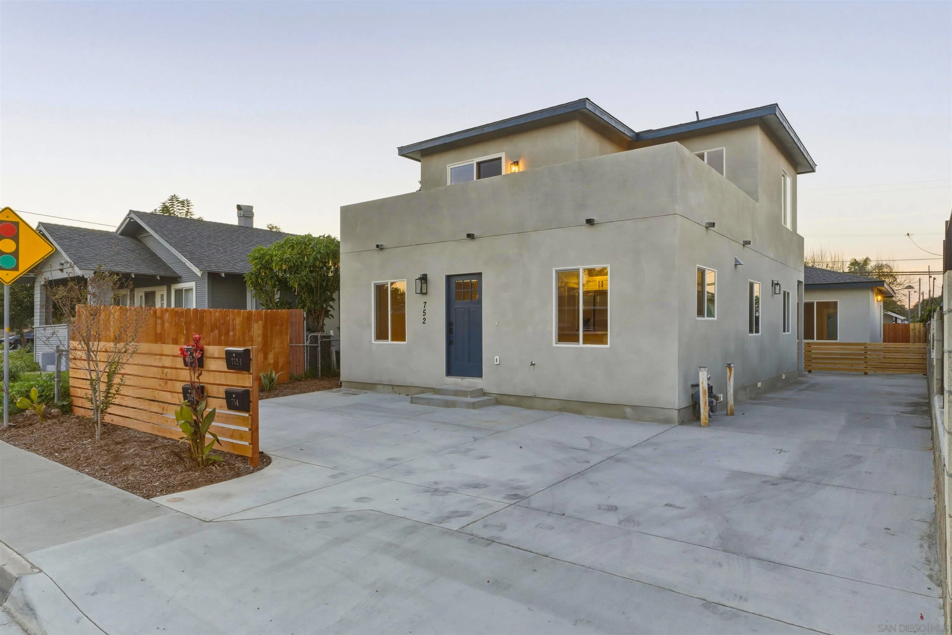 752 West 9th Avenue Escondido, CA 92025 - Photo 2 of 33