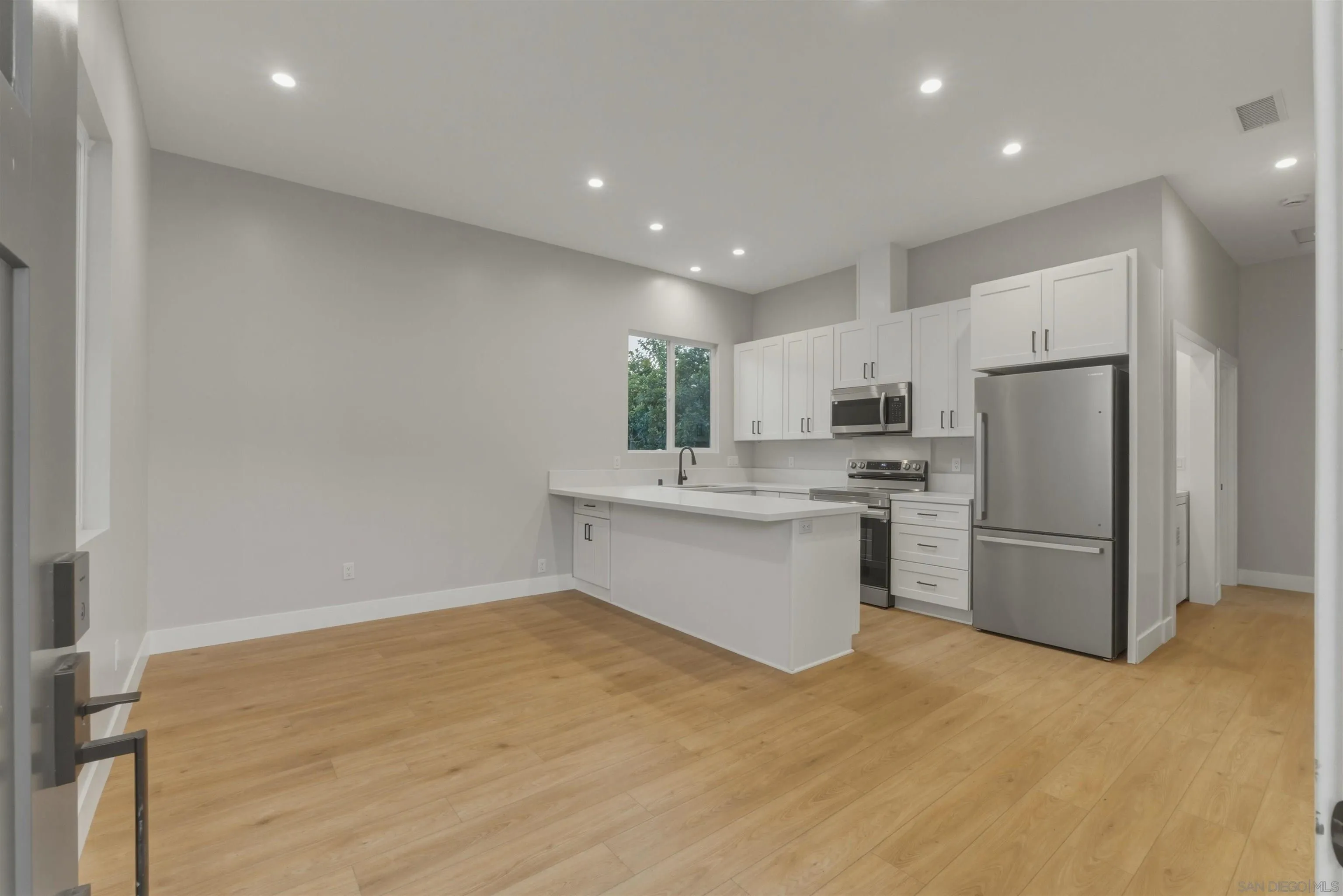 752 West 9th Avenue Escondido, CA 92025 - Photo 23 of 33