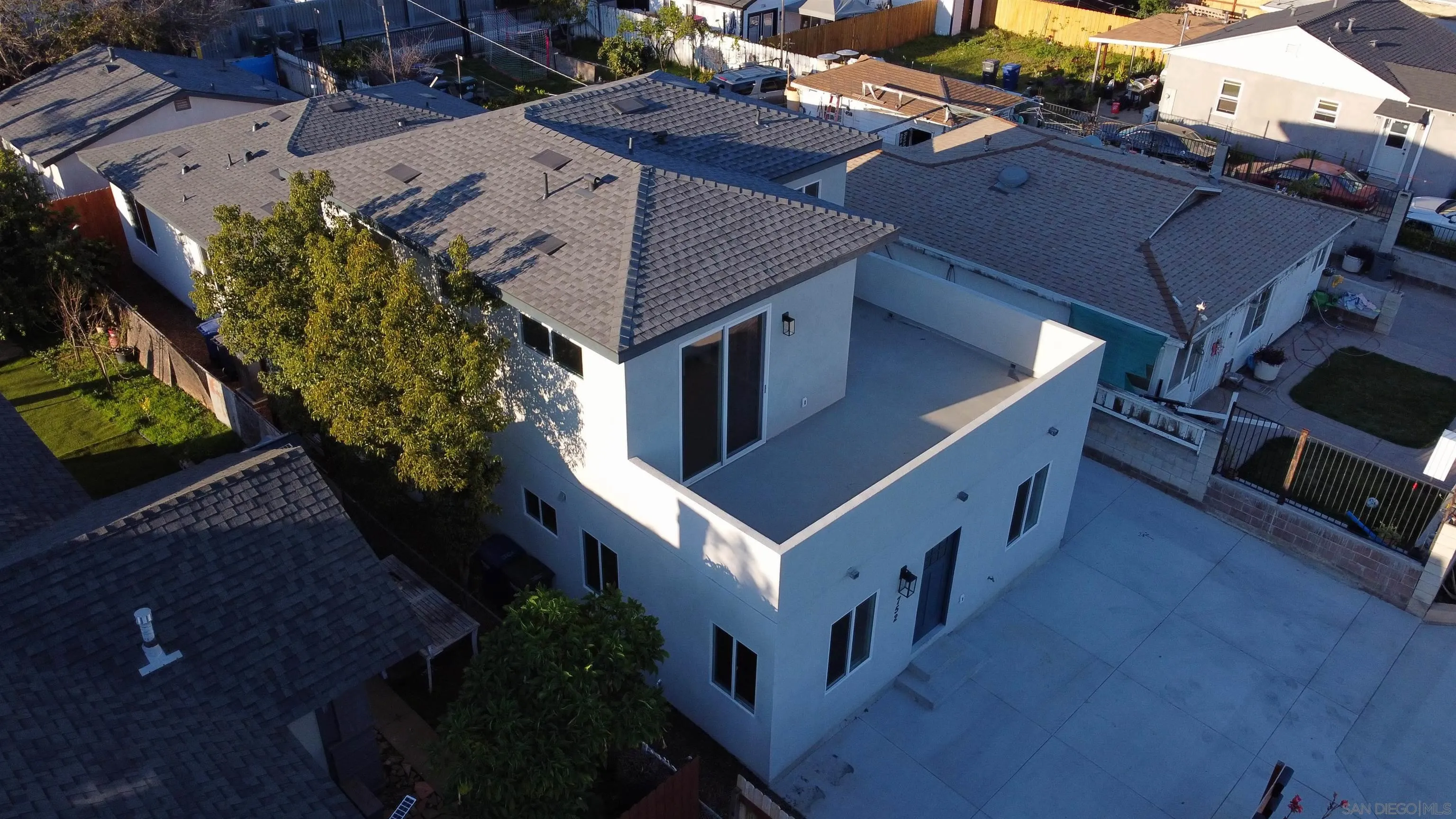 752 West 9th Avenue Escondido, CA 92025 - Photo 3 of 33