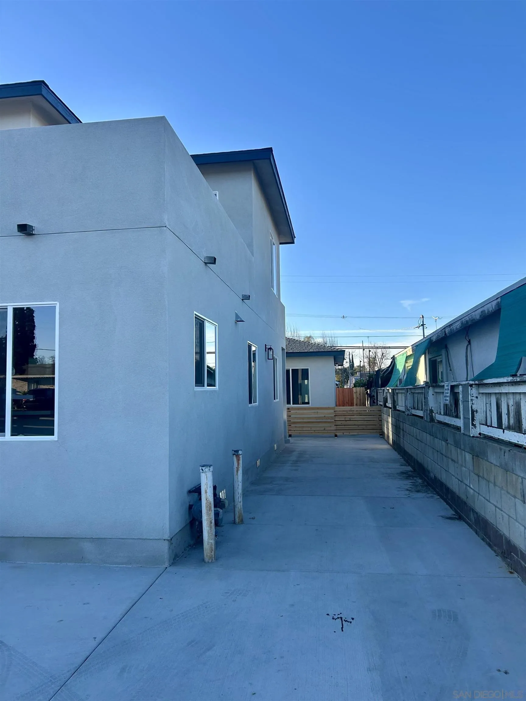 752 West 9th Avenue Escondido, CA 92025 - Photo 8 of 33