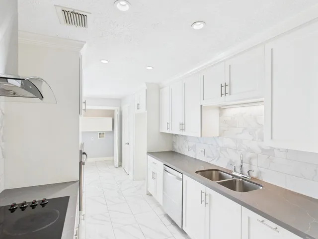 $260,000 | 11619 Bowlan Lane, Houston, TX 77035