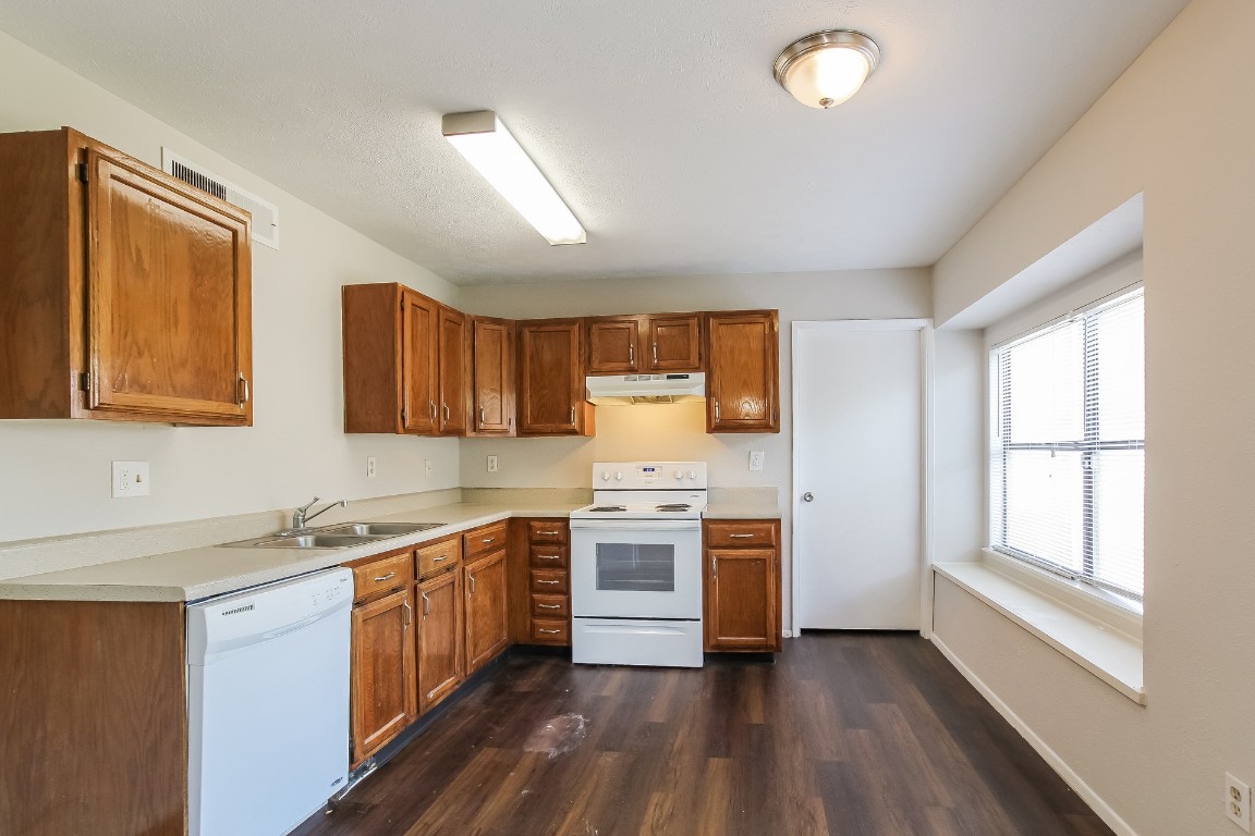 22730 Millgate Drive Spring, TX 77373 - Photo 5 of 15