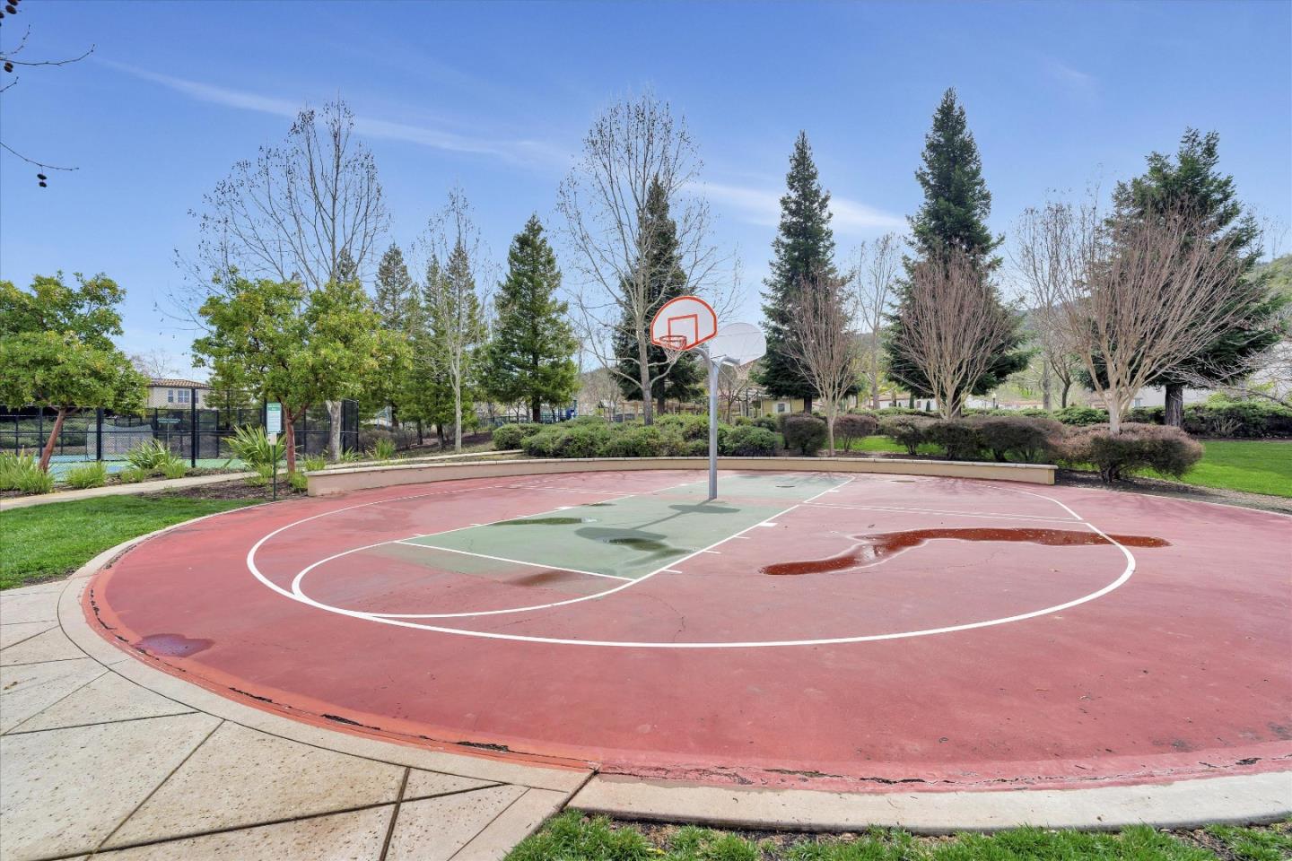 7522 Edinburgh Way Gilroy, CA 95020 - Photo 30 of 31 a view of a basketball court