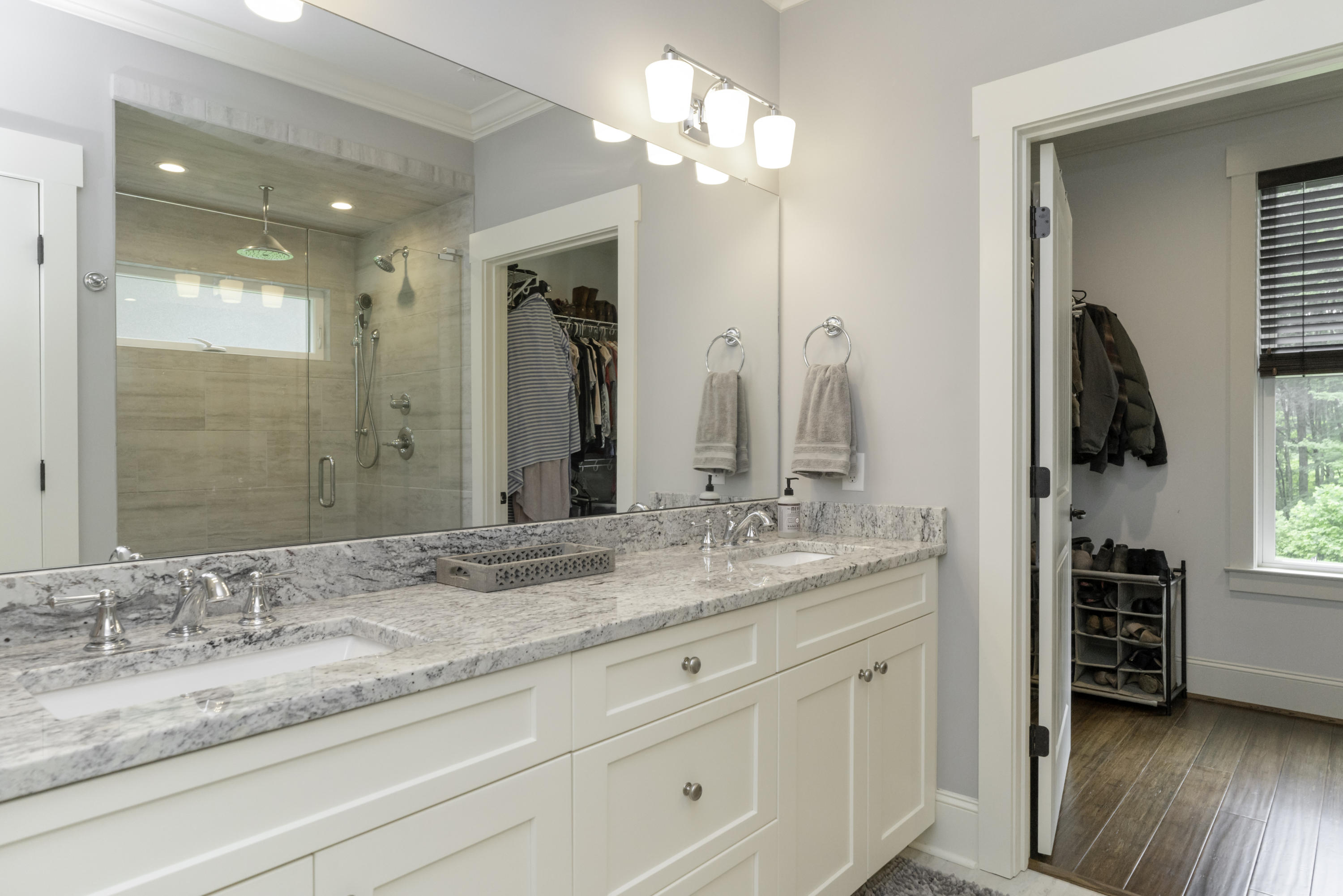 4933 Virginia Pine Road Signal Mountain, TN 37377 - Photo 16 of 40 Double Vanities