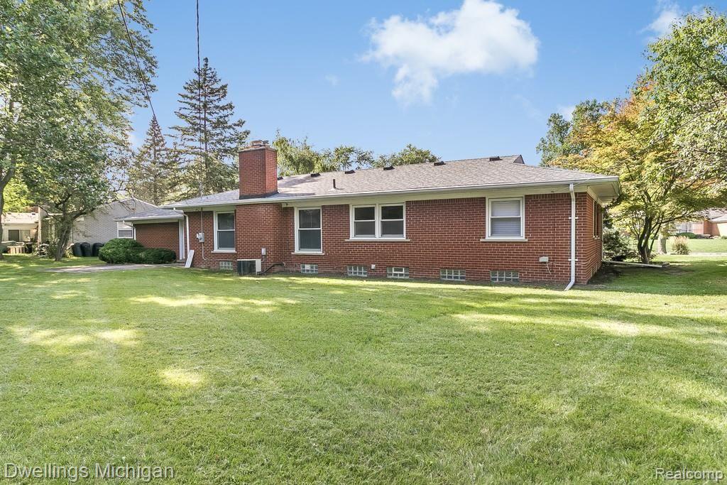 32205 Baintree Road Farmington, MI 48334 - Photo 5 of 33 Backyard