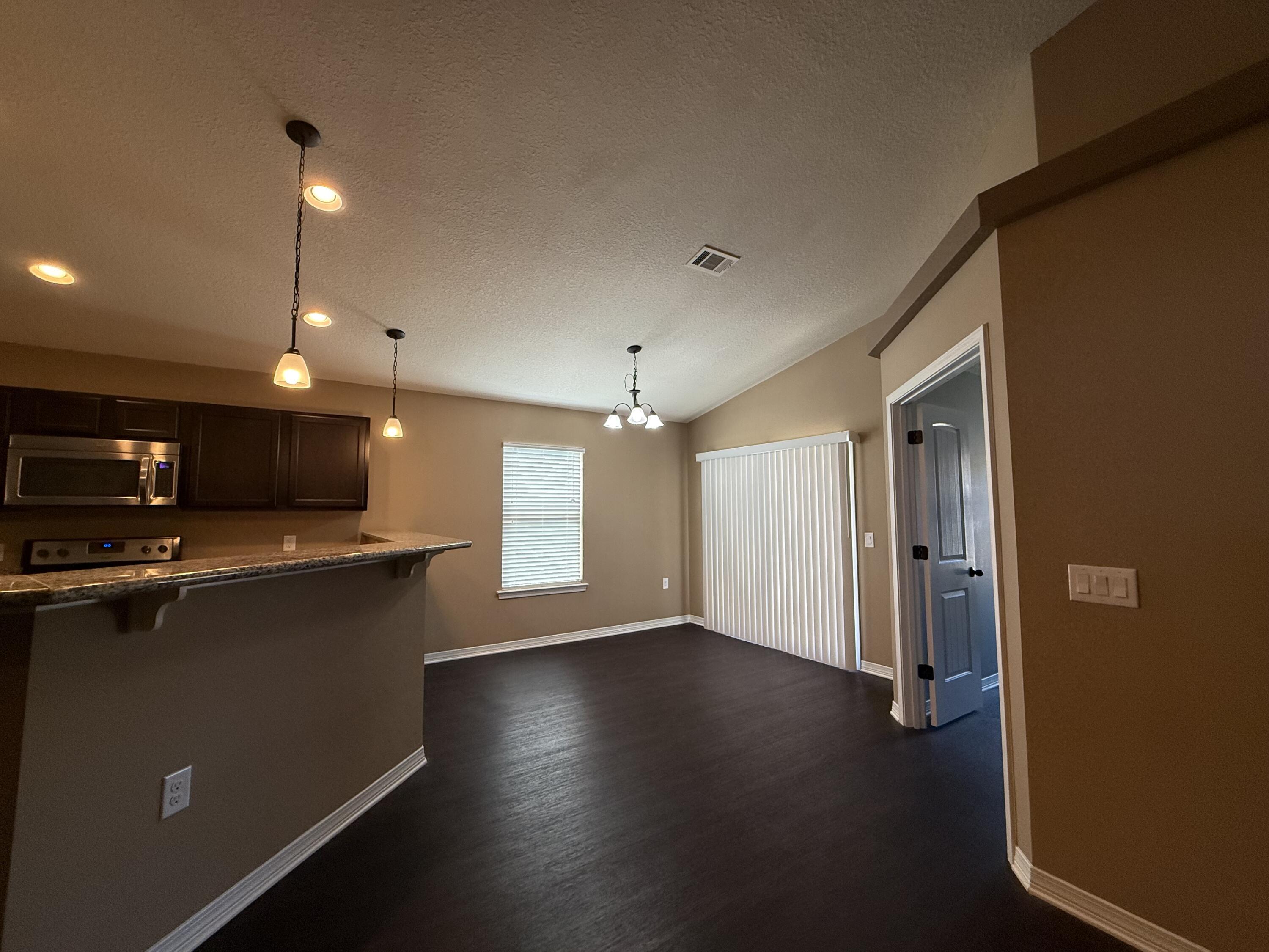 233 Croft Circle Crestview, FL 32536 - Photo 5 of 32 IMG_9381