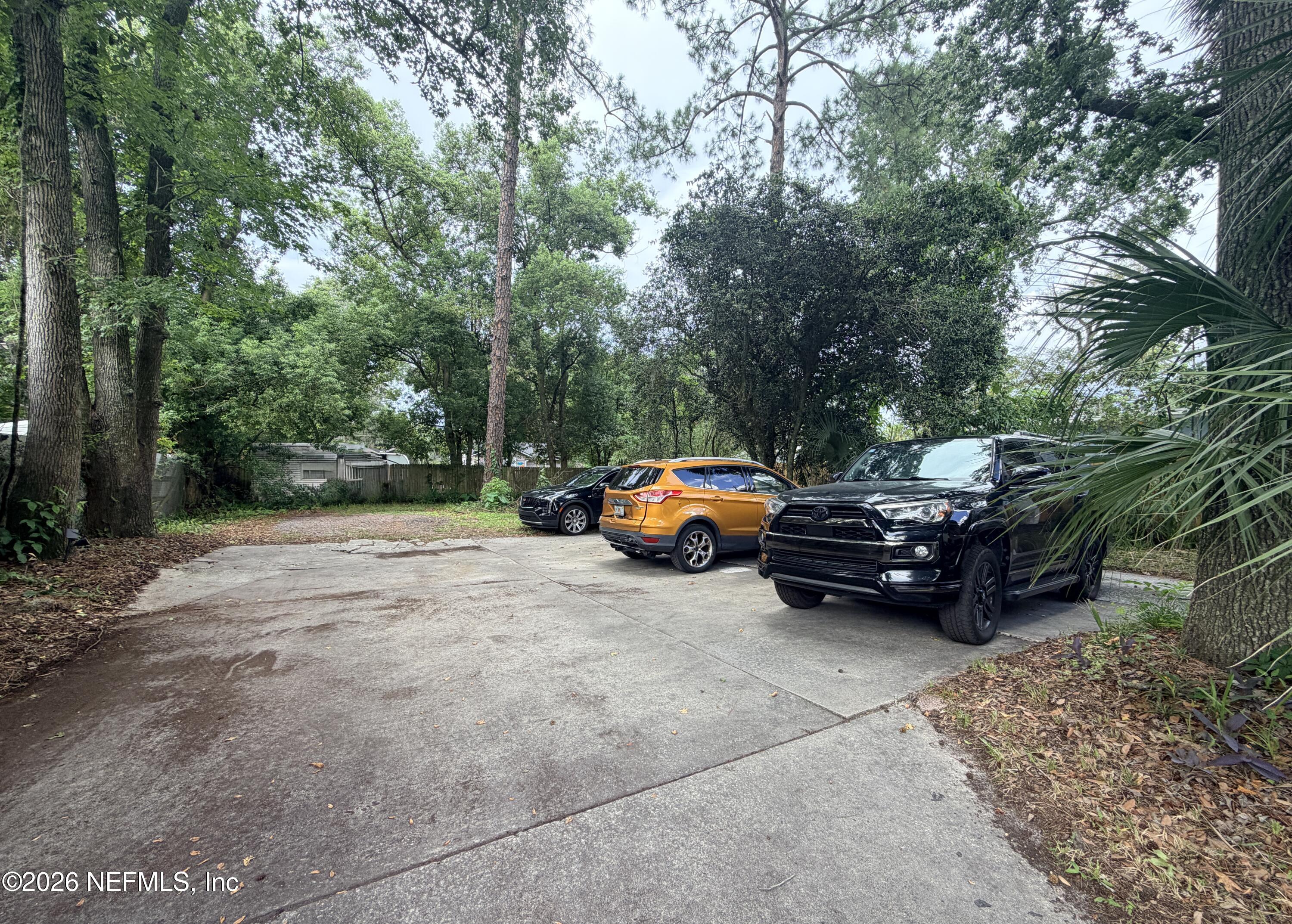 2542 Spring Park Road Jacksonville, FL 32207 - Photo 13 of 21 Parking Lot