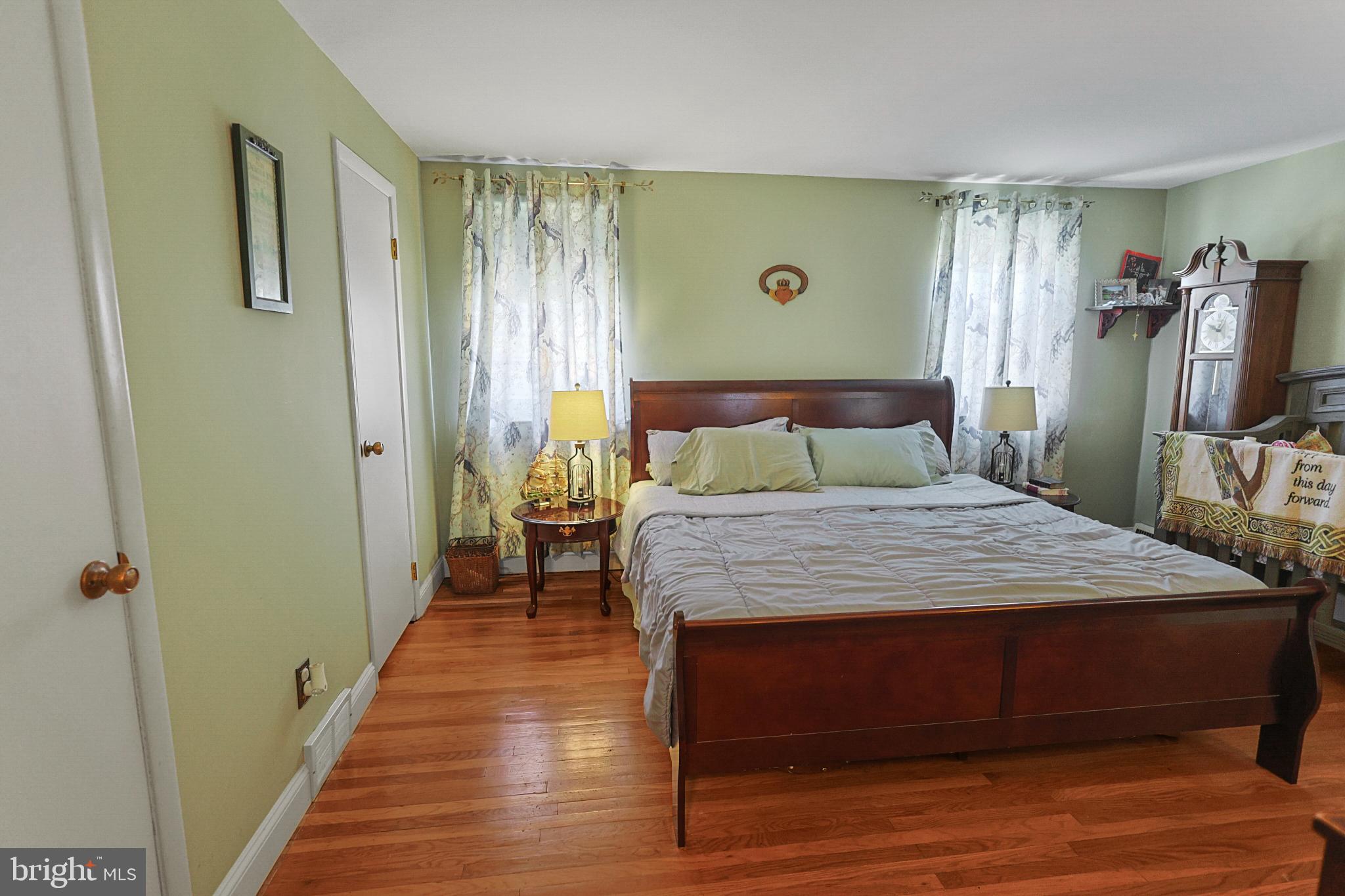 9916 South Canterbury Road Philadelphia, PA 19114 - Photo 12 of 31 Gallery Image 12