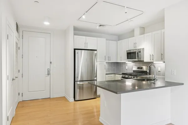 $4,500 | 77 New Street, Unit 306, Cambridge, MA 02138
