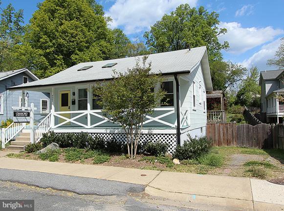 721 Silver Spring Avenue Silver Spring, MD 20910 - Photo 12 of 30 Exterior (Front)