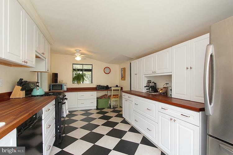 721 Silver Spring Avenue Silver Spring, MD 20910 - Photo 18 of 30 Kitchen