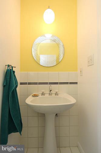 721 Silver Spring Avenue Silver Spring, MD 20910 - Photo 3 of 30 Powder Room