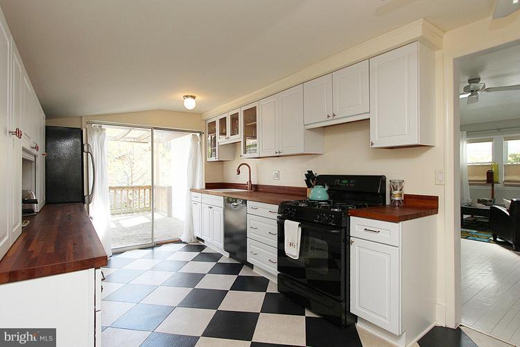 721 Silver Spring Avenue Silver Spring, MD 20910 - Photo 23 of 30 Kitchen