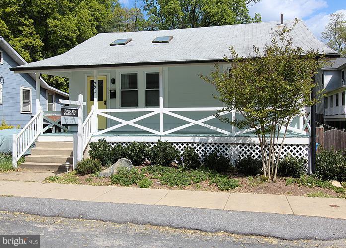 721 Silver Spring Avenue Silver Spring, MD 20910 - Photo 4 of 30 Exterior (Front)