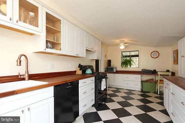 721 Silver Spring Avenue Silver Spring, MD 20910 - Photo 6 of 30 Kitchen