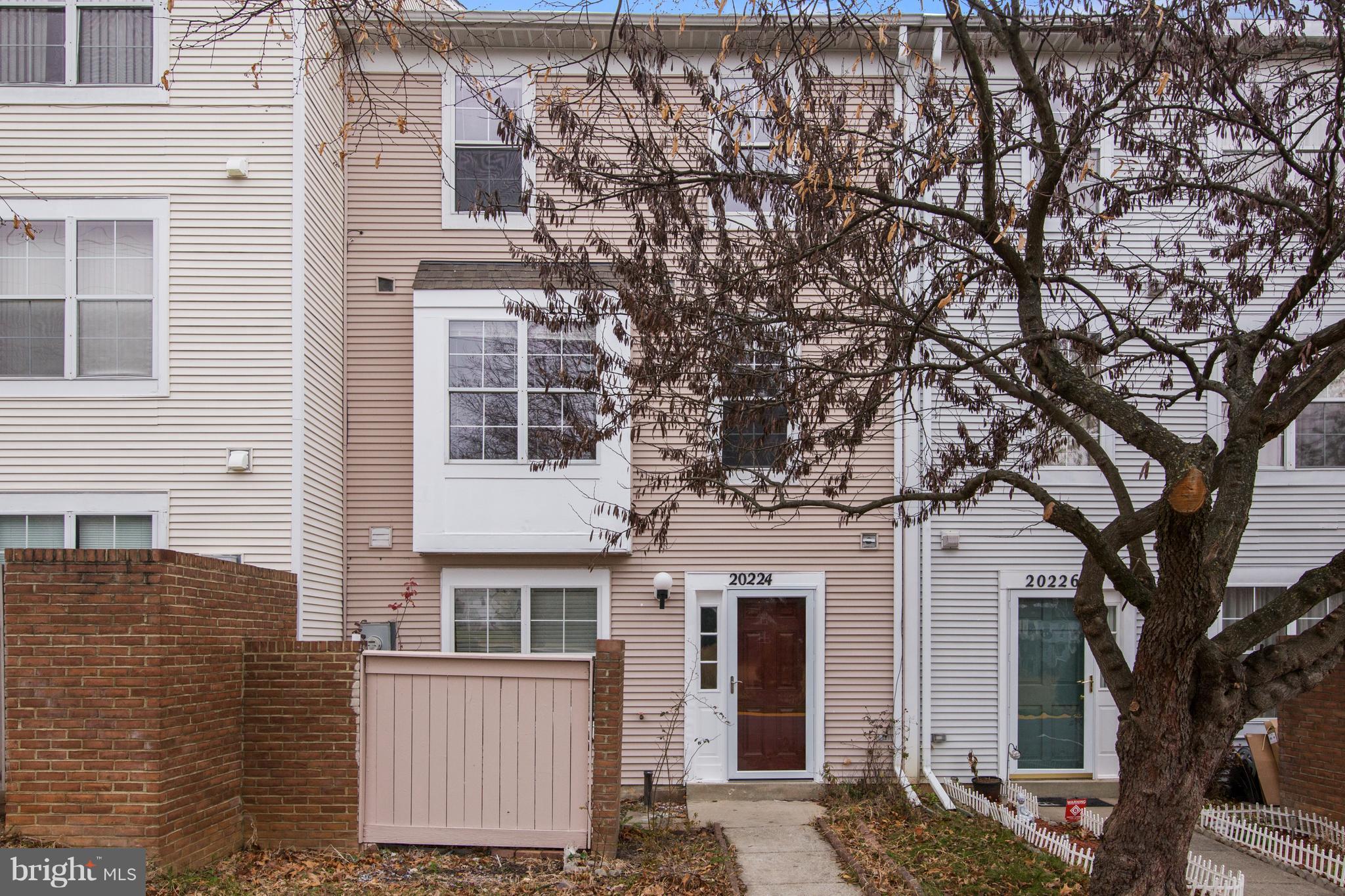 20224 Harbor Tree Road Gaithersburg, MD 20886 - Photo 2 of 22 Exterior (Front)