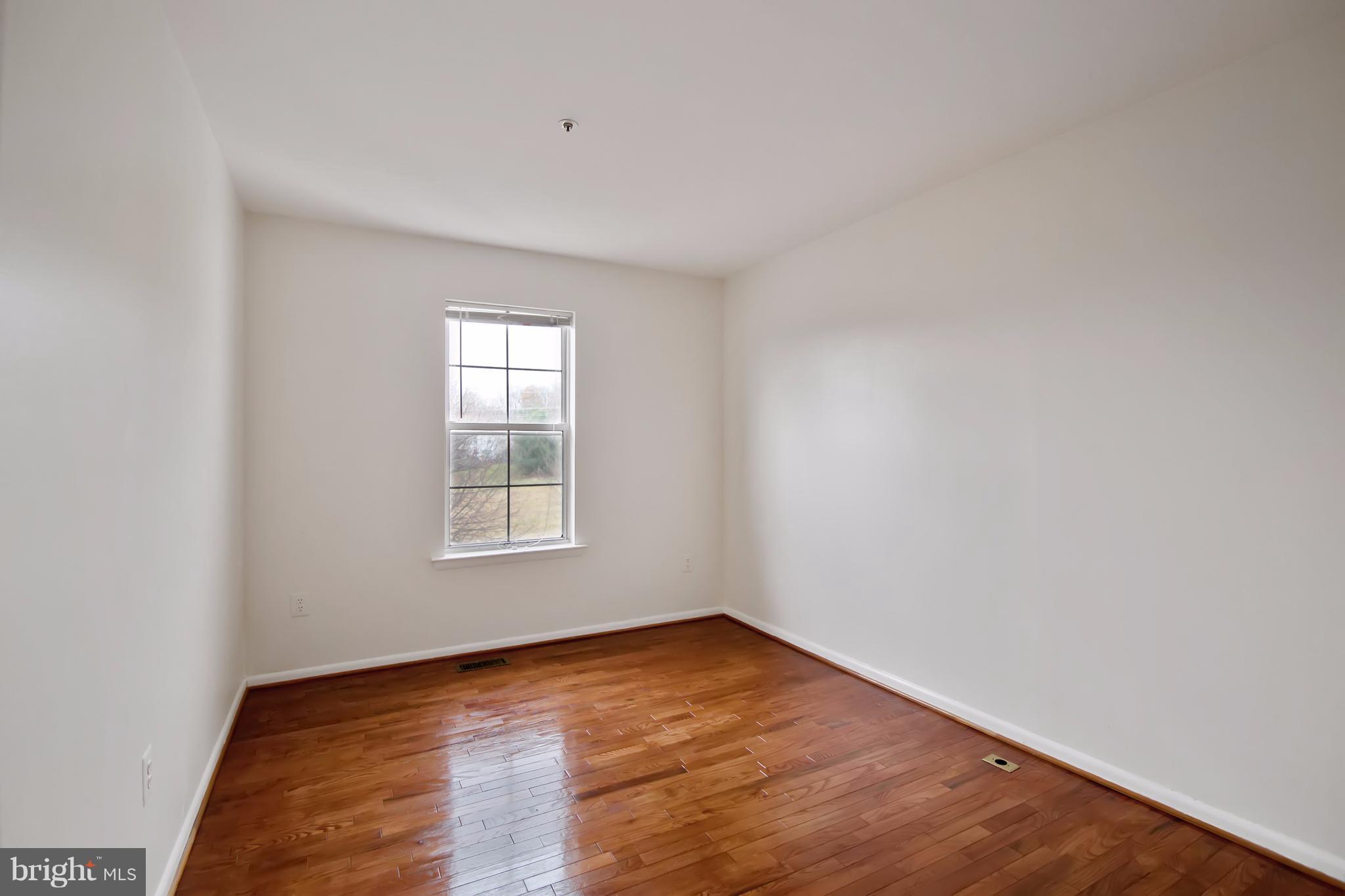 20224 Harbor Tree Road Gaithersburg, MD 20886 - Photo 22 of 22 Bedroom