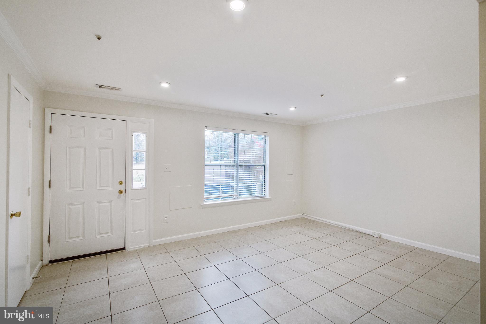 20224 Harbor Tree Road Gaithersburg, MD 20886 - Photo 7 of 22 Family Room