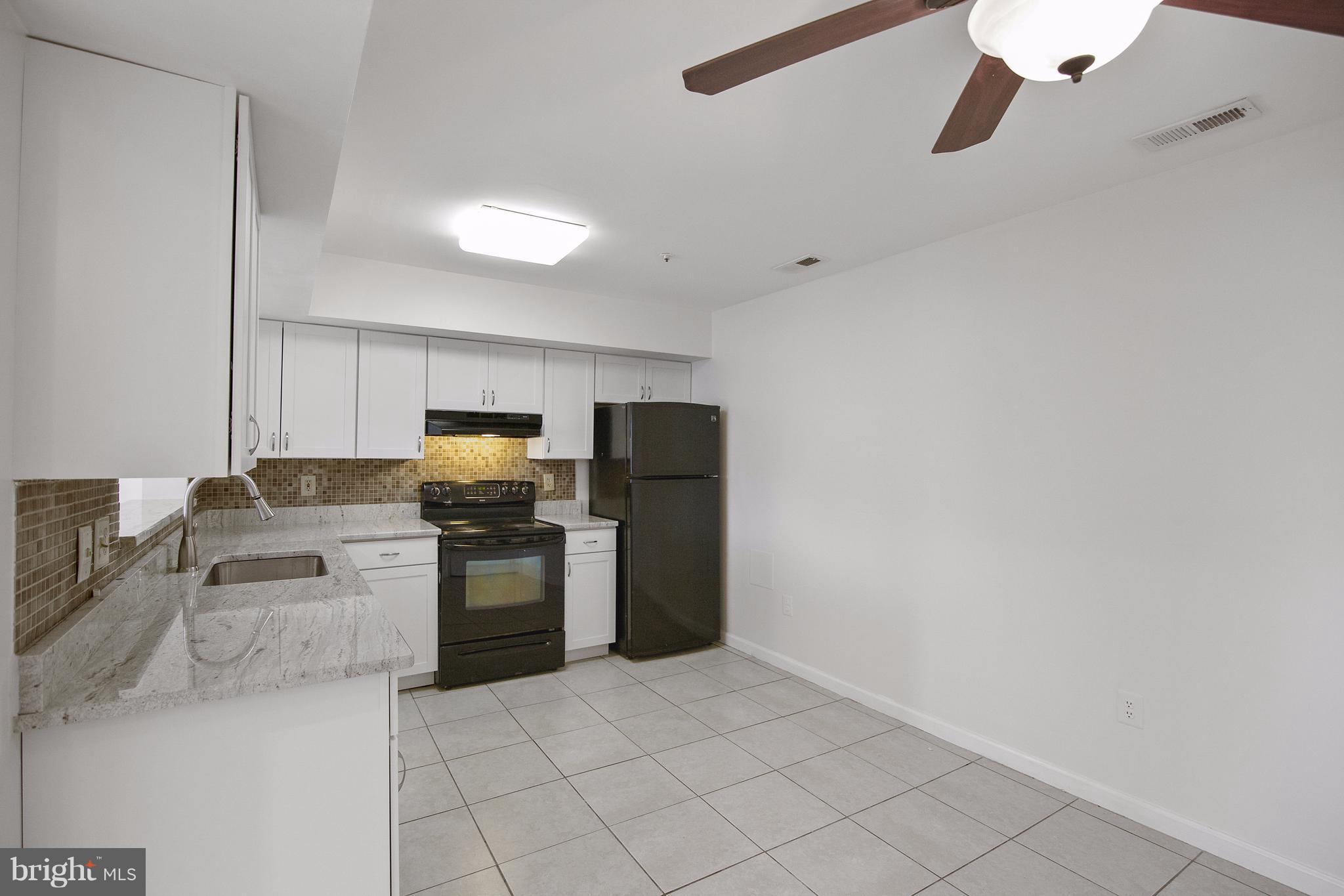 20224 Harbor Tree Road Gaithersburg, MD 20886 - Photo 9 of 22 Kitchen